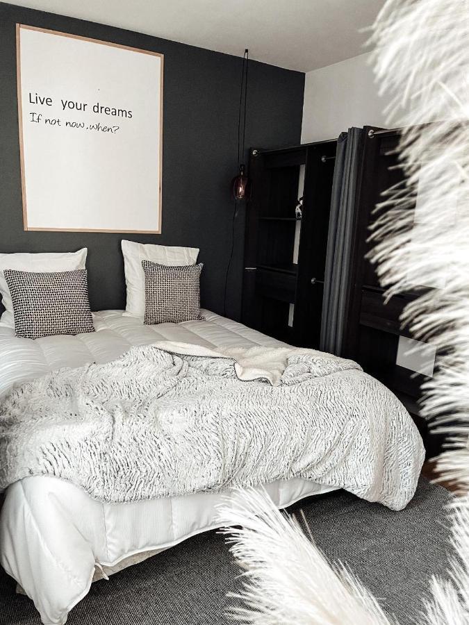 Le Cocon Blanc Metz - T2 - Parking Prive - Balcon - Nouvelle Ville, Gare Exterior foto